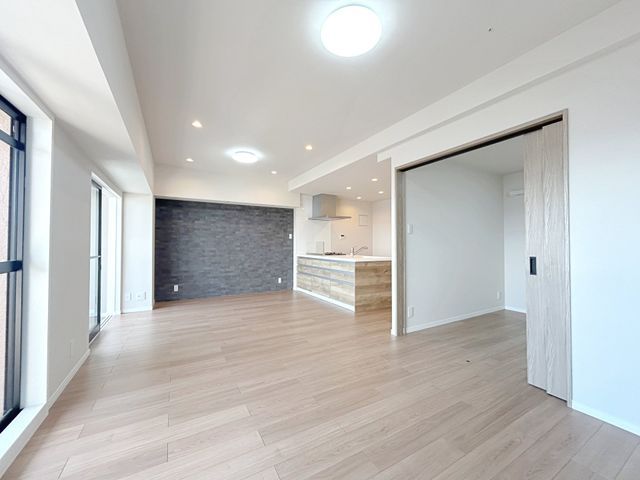 2LDK Apartment for Sale in Takaoka, Toyama - 69 sqm - Thumbnail 3