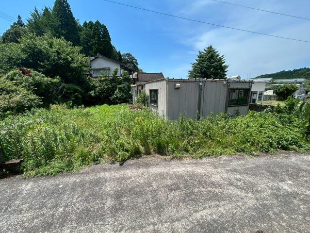 Land for Sale in Soo City Kagoshima - 409.36 sqm Plot with Old House - Thumbnail 2