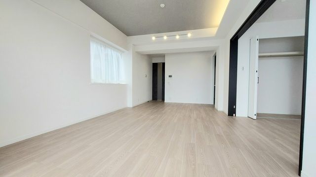 3LDK Apartment on 30th Floor in Tokorozawa, Saitama - Thumbnail 3
