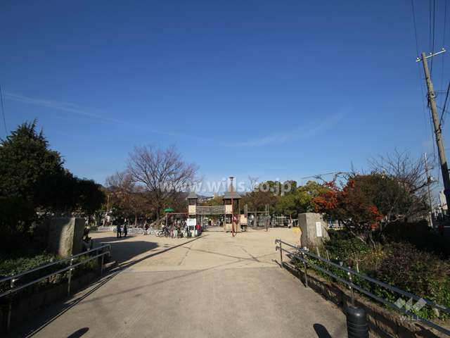 Beverly House Moto-yama 3LDK Apartment in Kobe - Thumbnail 4