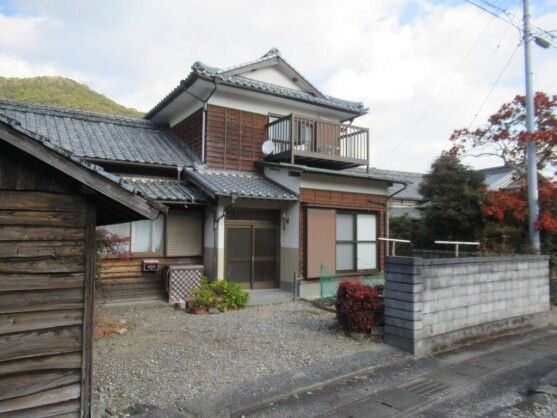 1959 7DK House for Sale in Saiki, Oita - 144.25 sqm - Thumbnail 2