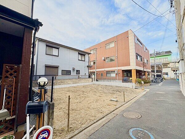 Land for Sale in Umeshima, Adachi, Tokyo - No Construction Conditions - Thumbnail 3