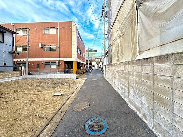 Land for Sale in Umeshima, Adachi, Tokyo - No Construction Conditions - Thumbnail 4