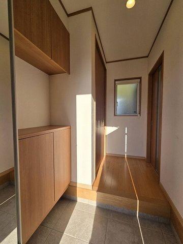 3SLDK House in Fukuyama with 2 Parking Spaces — Image 4, Fukuyama, Hiroshima
