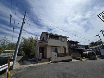 3SLDK House in Fukuyama with 2 Parking Spaces — Image 1, Fukuyama, Hiroshima