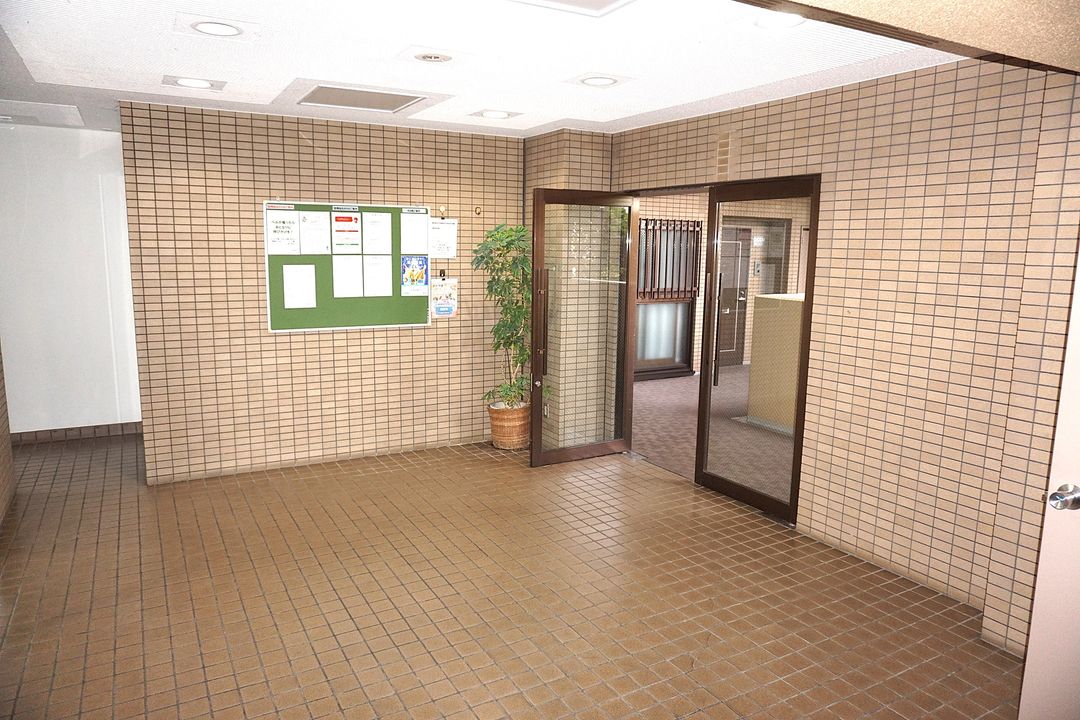 Famille Takaya Nouvelle Vue 4LDK Apartment for Sale in Okayama - Thumbnail 3