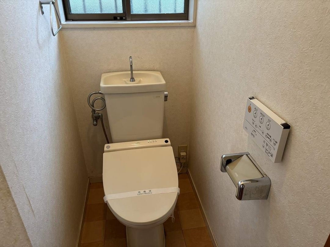 4LDK Detached House for Sale in Kannondai, Hiroshima - Thumbnail 4