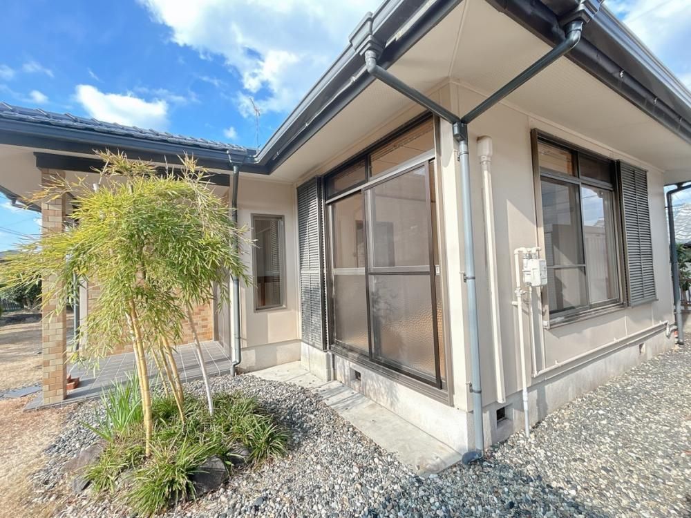 Spacious 4DK Single-Story House for Sale in Sasebo, Nagasaki - Thumbnail 3