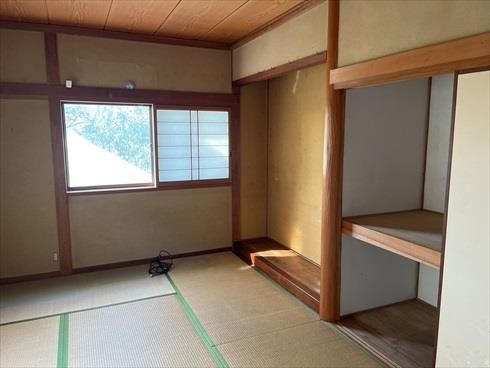 5DK House for Sale in Hisamatsudai, Fukuyama, Hiroshima - Thumbnail 4