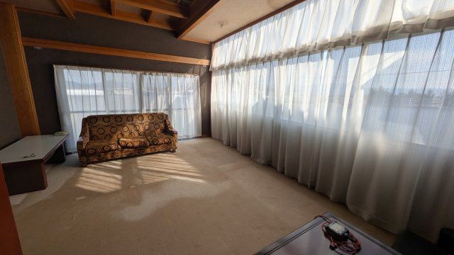 Large Warehouse with 10-Car Parking for Sale in Mitoyo, Kagawa - Thumbnail 4