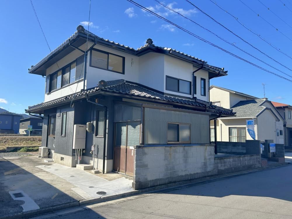 Renovated 4LDK Light Steel House in Yamaguchi City with Warranty - Thumbnail 2