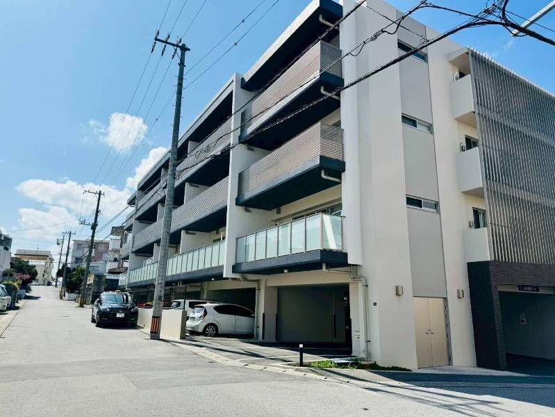 Wise Esteem Court Naha Makabi 203: 2LDK Apartment in Okinawa - Image 1