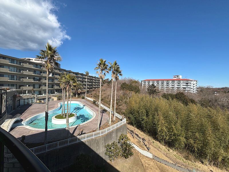 Renovated 3LDK Apartment in Izu Kogen with Balcony - Thumbnail 2
