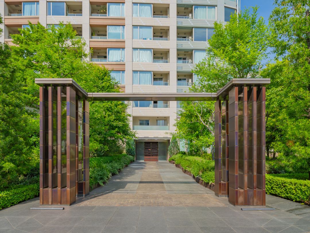 Park Court Akasaka The Tower 33F 2LDK Apartment for Sale - Thumbnail 3