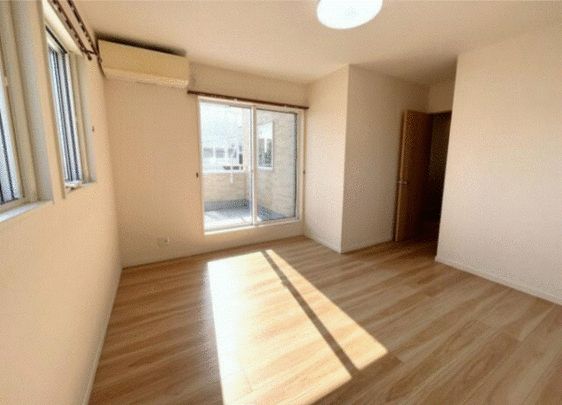 4SLDK Wooden House for Sale in Oita City, Oita Prefecture - Thumbnail 3