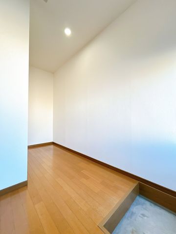 Renovated 5SLDK House in Yokote, Akita with 7-Car Parking - Thumbnail 2