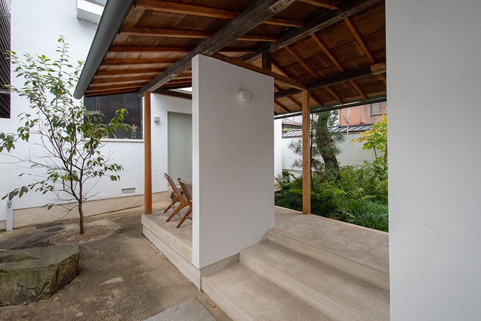 Renovated 1927 Kyoto Machiya in Nishijin with Artistic Design - Thumbnail 3