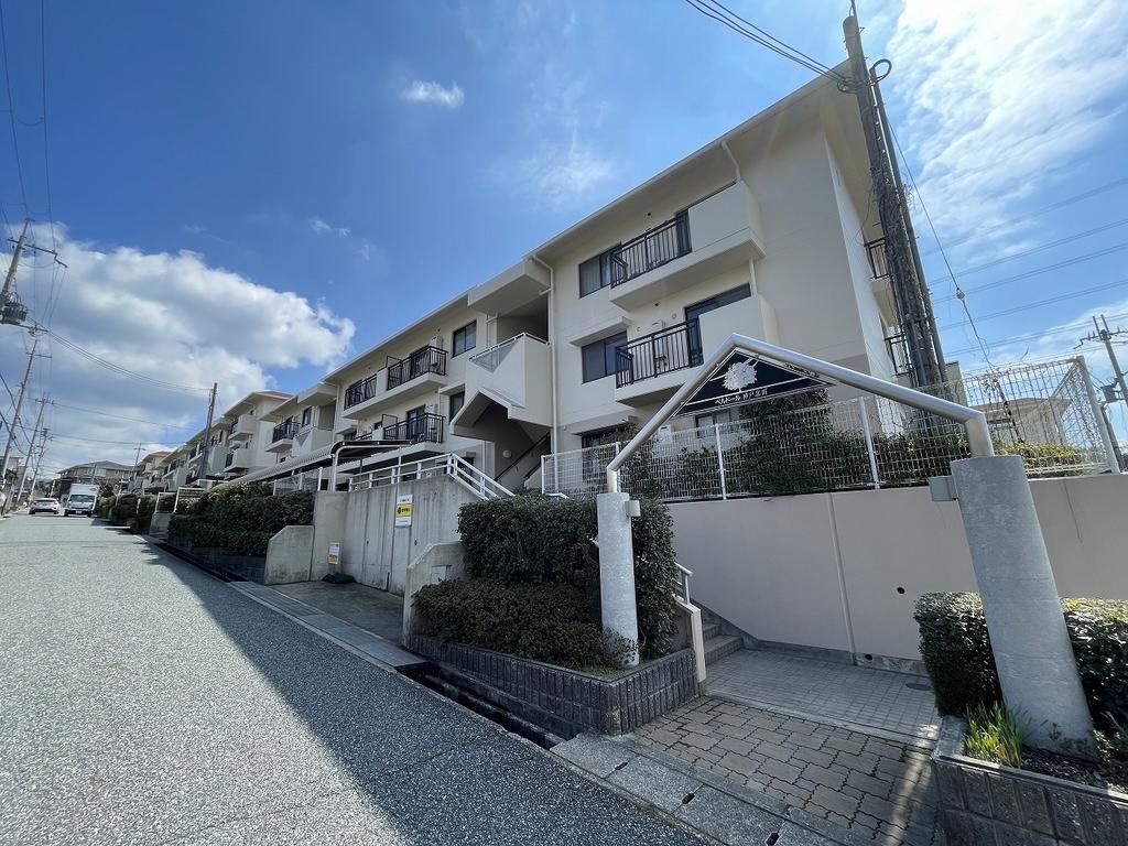 4LDK Apartment in Kobe Kita-ku | Berudooru Kobe Kitamachi - Thumbnail 4