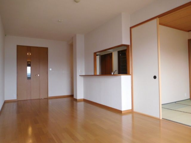 Servas Gakuen Higashi 10F 3LDK Apartment for Sale in Matsue - Thumbnail 3