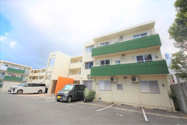 4LDK Apartment for Sale in Tomigusuku, Okinawa - Starter Mansion - Thumbnail 4