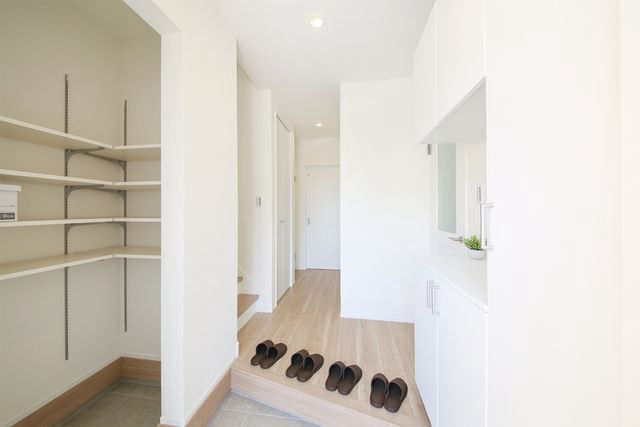 Modern 3LDK House in Nishio City with Parking - Thumbnail 4