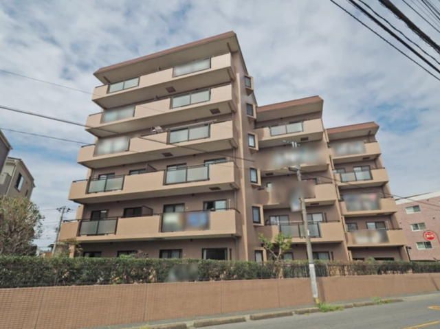 Berg Grande Hon-Hachiman 3LDK Renovated Apartment in Ichikawa - Image 1