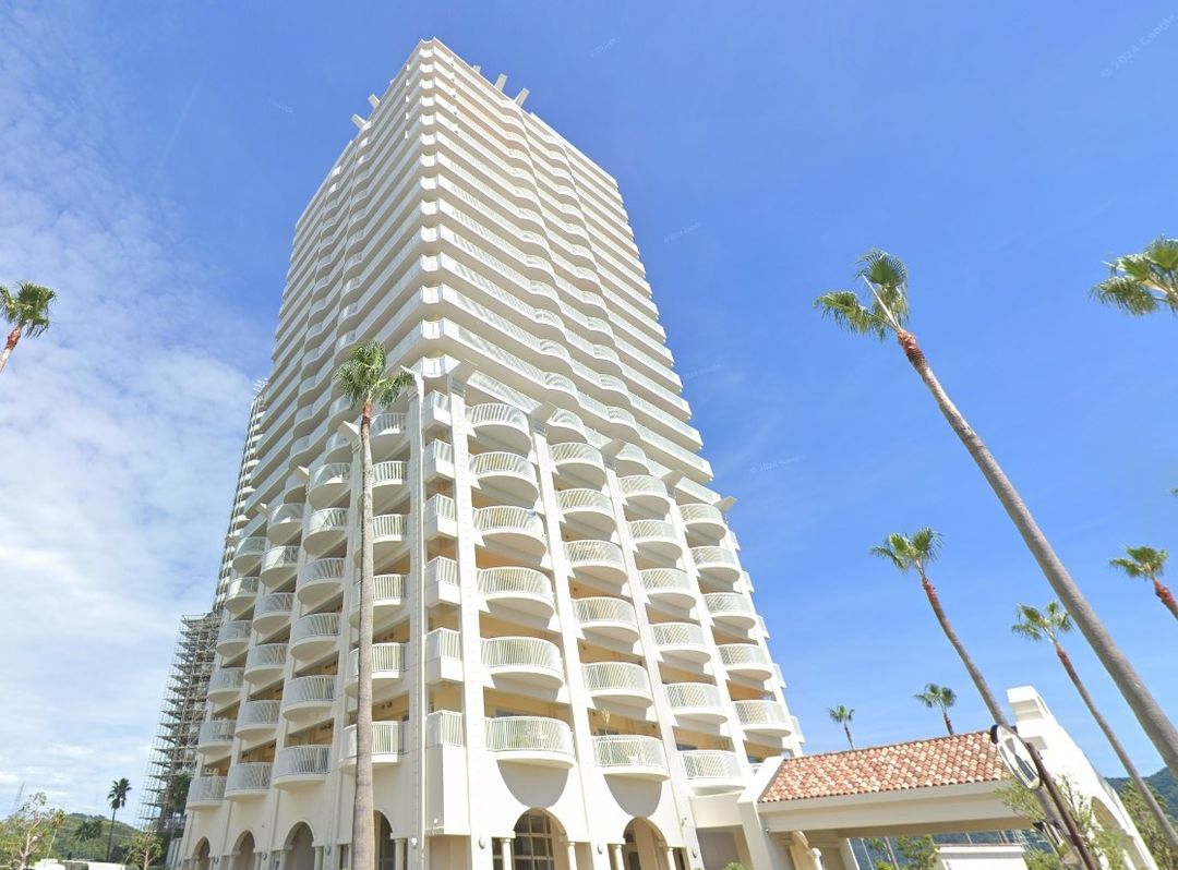 Vollare del Mare 8F 2LDK Condo with View & Free Parking in Wakayama - Thumbnail 2