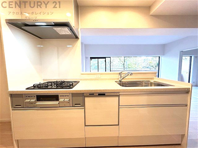 Renovated 3LDK in Ashiya with Balcony - Thumbnail 3