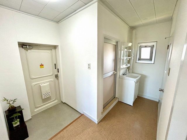 Dan-yama Second Housing 105 Building 2LDK Apartment in Yawata - Thumbnail 3