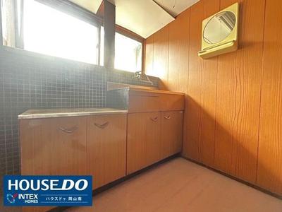 4DK House in Tamano City, Okayama - Spacious Layout — Image 1, Tamano, Okayama