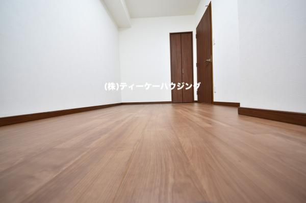 Sophia Koshigaya Duo 3LDK Apartment | Renovated Family Home - Thumbnail 4
