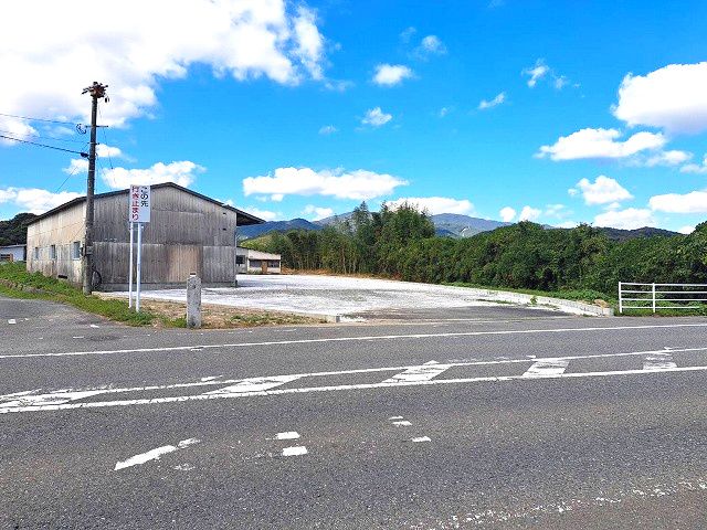 Spacious 484 Tsubo Land Plot for Sale in Tosu, Saga Prefecture - Thumbnail 2