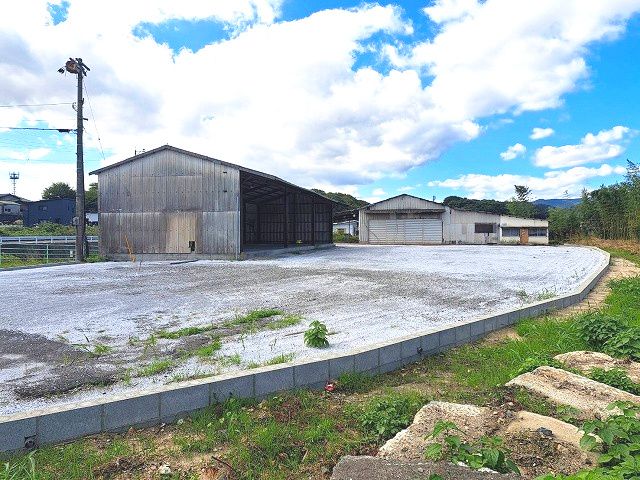 Spacious 484 Tsubo Land Plot for Sale in Tosu, Saga Prefecture - Thumbnail 4