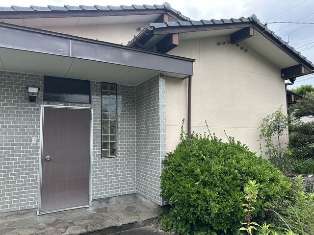 3SDK House on Corner Lot in Kumamoto Kita Ward - Thumbnail 2