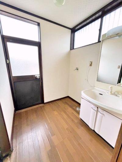 Spacious 4LDK House with Garden in Tsunemi-cho, Kitakyushu — Image 4, Moji, Fukuoka