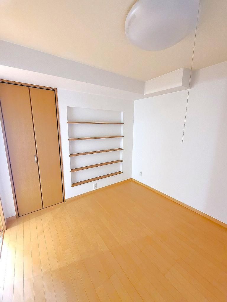 Renovated 4LDK Apartment in Central Kumamoto | Top Floor Corner Unit - Thumbnail 4