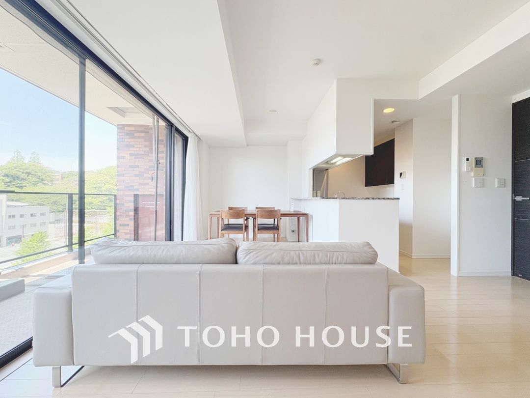 3LDK Apartment for Sale in Toshima-ku, Tokyo - 77.02 sqm - Thumbnail 2