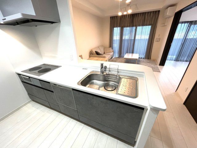 Royal Garden Kamimachi 1201 12F 3LDK Apartment for Sale in Kochi - Thumbnail 3