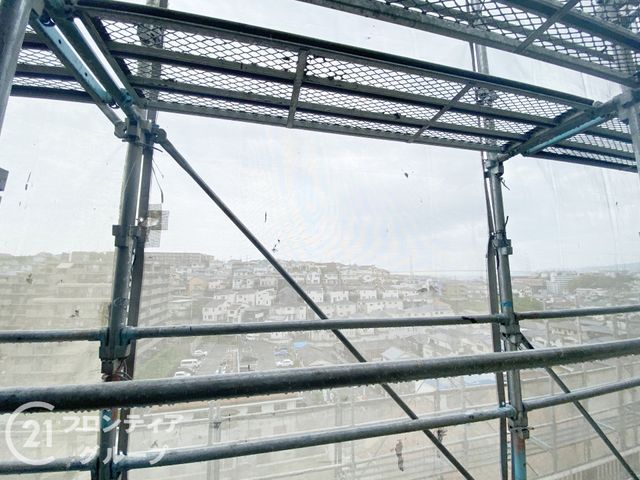 4LDK resale apartment in Akashi with balcony - Thumbnail 3