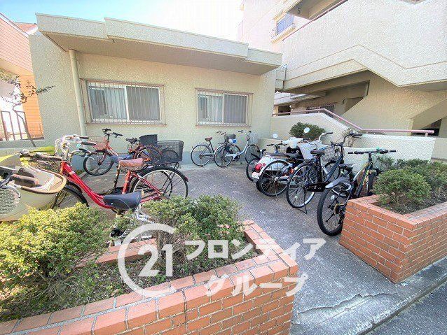 4LDK resale apartment in Akashi with balcony - Thumbnail 4