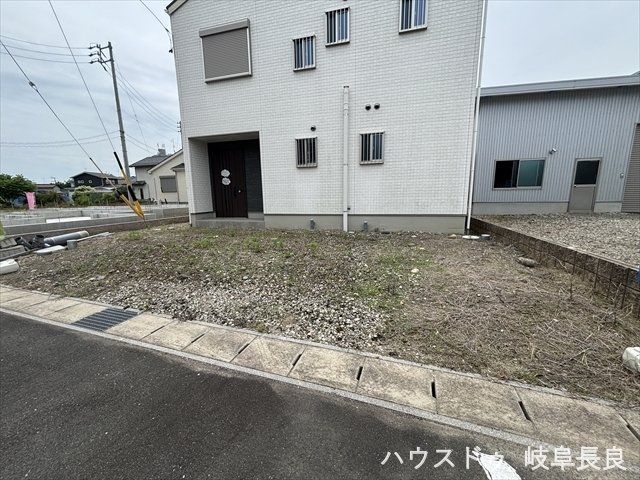 4LDK Modern House in Gifu Kagashima with Solar Power System - Thumbnail 3