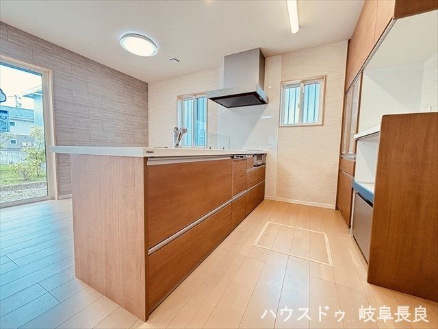 4LDK Modern House in Gifu Kagashima with Solar Power System - Thumbnail 4