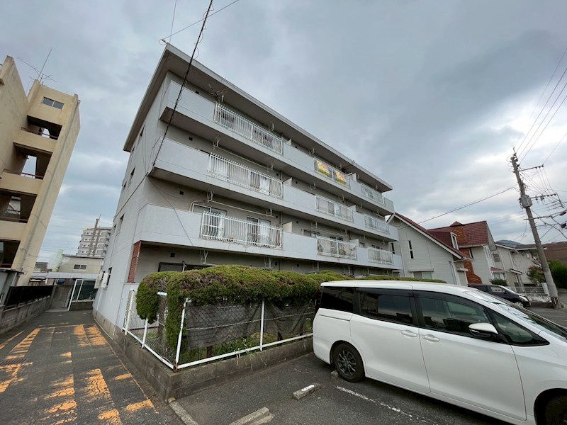 Emerald Mansion Tomino 3DK apartment in Kitakyushu - Thumbnail 3