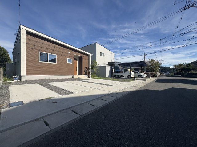 New 3SLDK Single-Story Home in Kumamoto's Tomiai District - Thumbnail 2