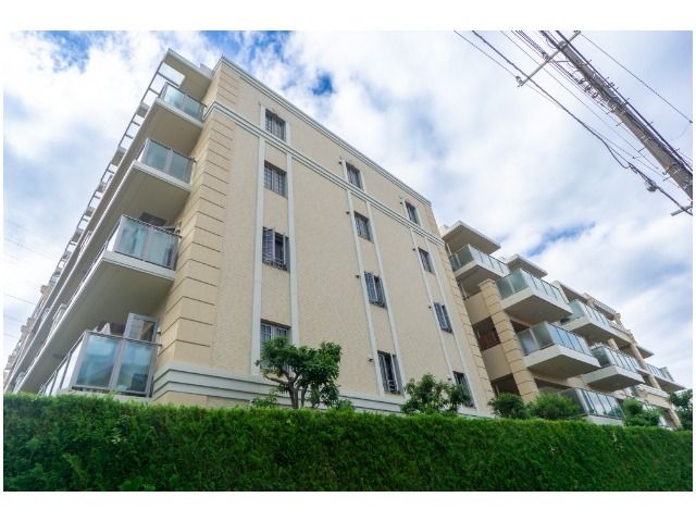 Renovated 3LDK Apartment for Sale in Totsuka, Yokohama - Thumbnail 2