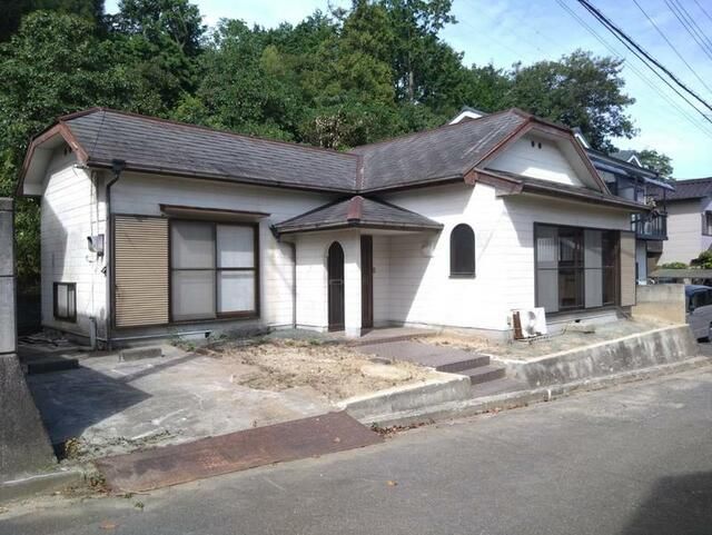 Affordable 2LDK Single-Story House in Niihama City, Ehime - Image 1