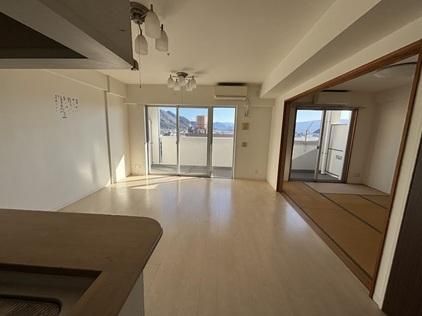 3LDK Apartment for Sale in Numazu, Shizuoka - 71.85 sqm - Thumbnail 2