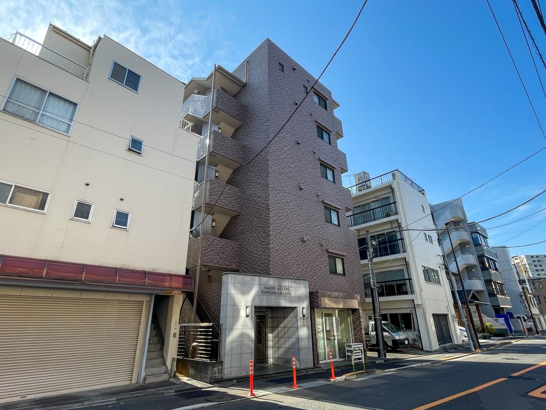Renovated 2LDK Apartment near Edogawabashi Station, Bunkyo - Thumbnail 2