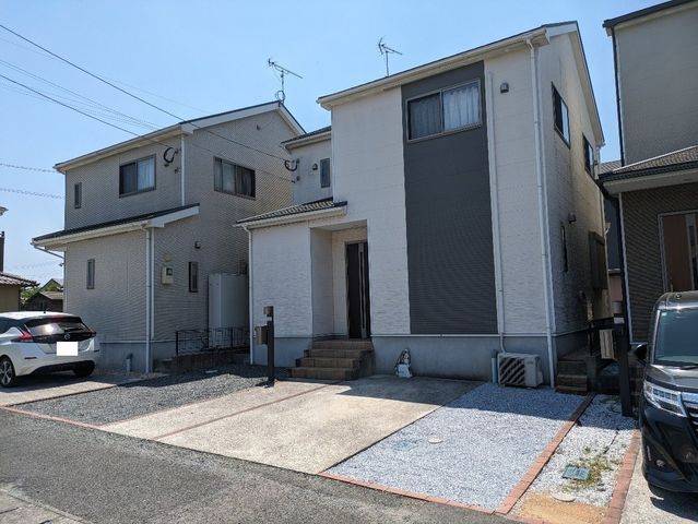 4LDK House for Sale in Munakata, Fukuoka - Thumbnail 2