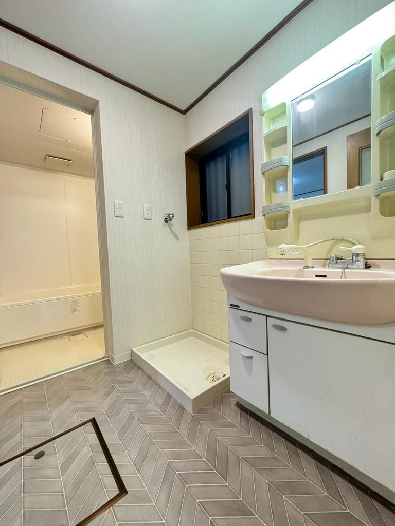 5LDK Detached House for Sale in Neyagawa, Osaka - Thumbnail 4